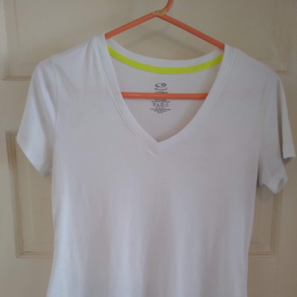 CHAMPION white t shirt. Size M